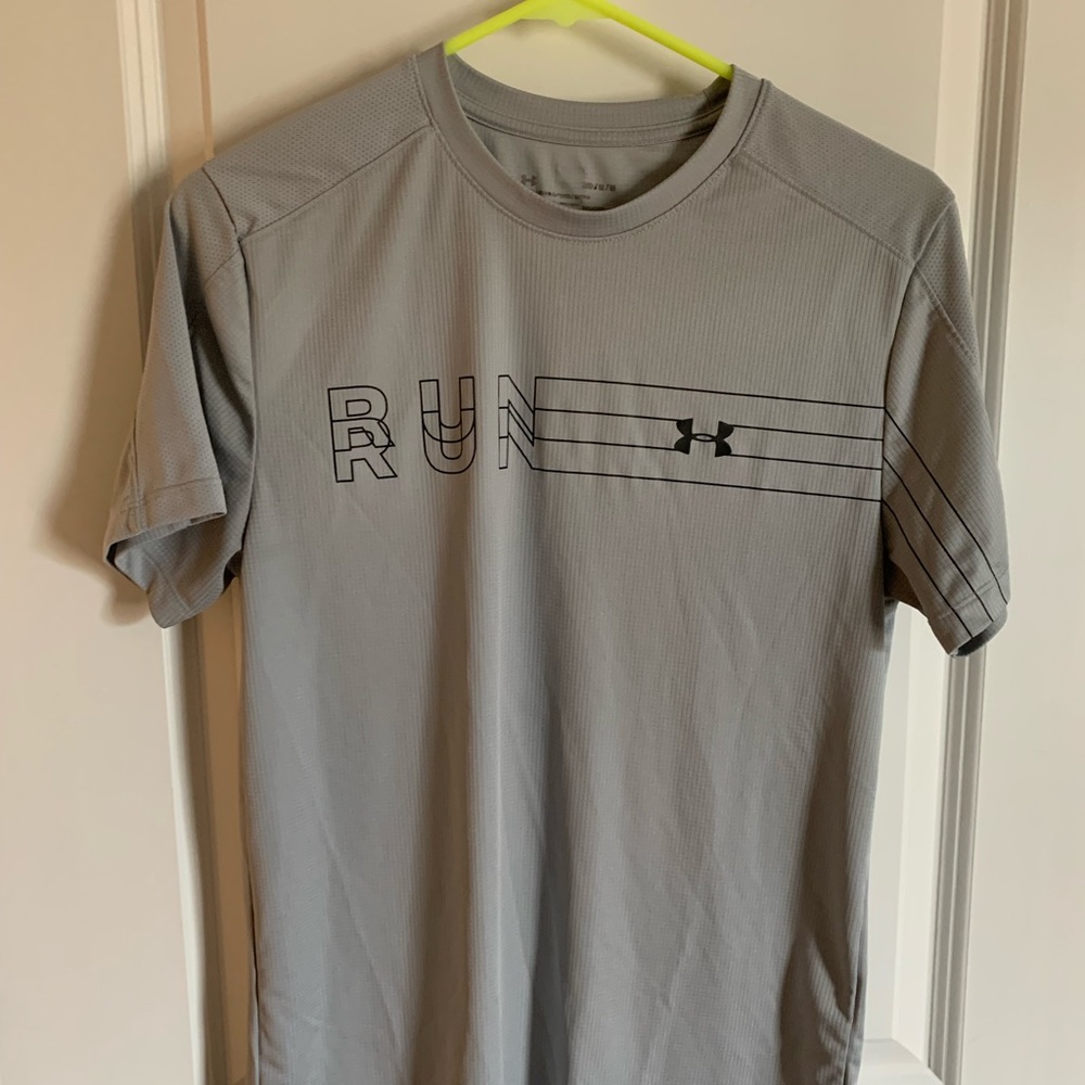 3 for $20 || Men’s Medium UA Shirt